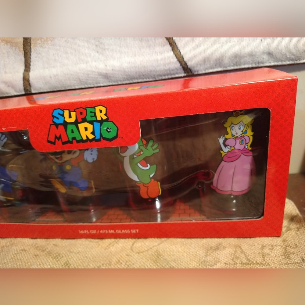 Super Mario set of four glasses 16 oz